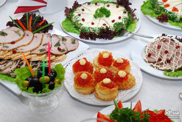Салат из кальмаров кукурузой и сыром Салат из кальмаров кукурузой и сыром